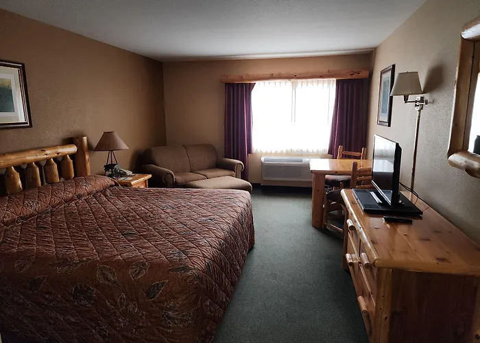 Pine Peaks Lodge And Suites